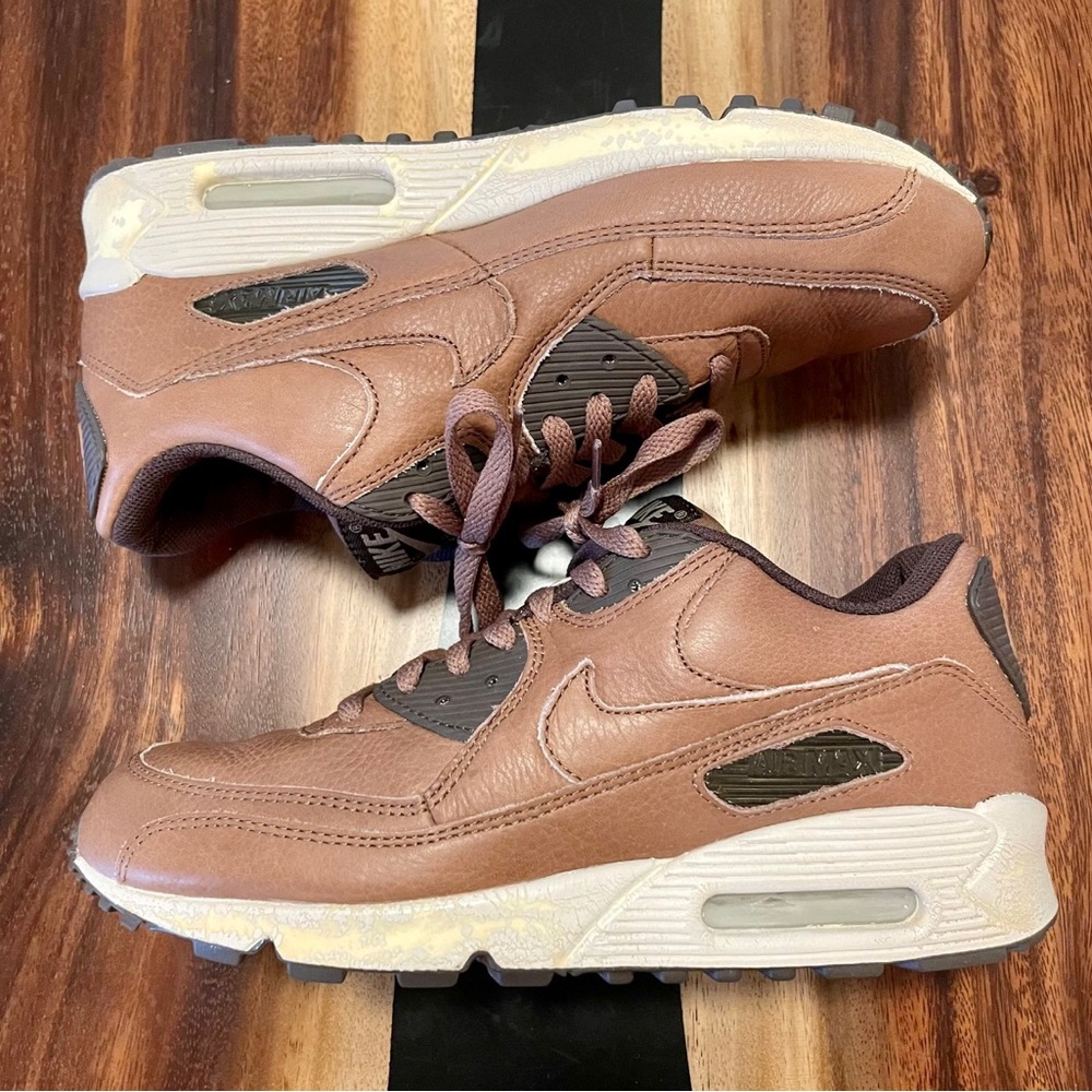 Vintage 2006 Nike Air Max 90 Premium Size 8 (313650 221 - Bison / Baroque Brown)